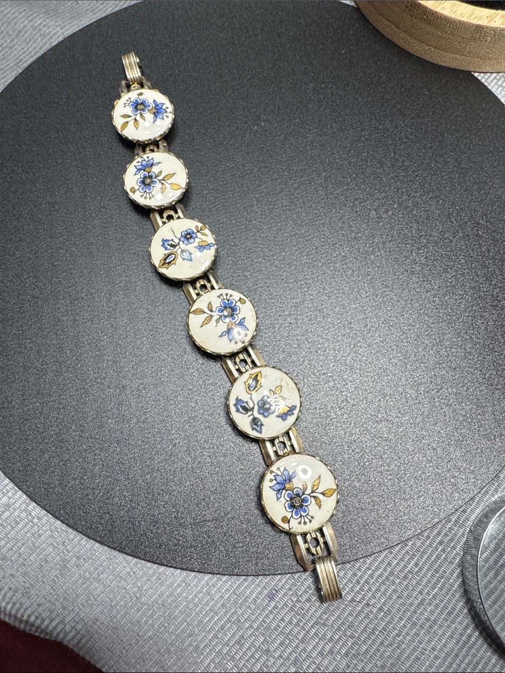 VTG Source Unknown Gold-Tone Enamel Bracelet with Blue and White Floral Panels